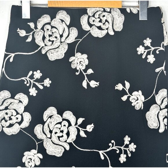 ECI New York Womens Classic Pencil Skirt Floral Embroidered Black Size 4 - Picture 3 of 11